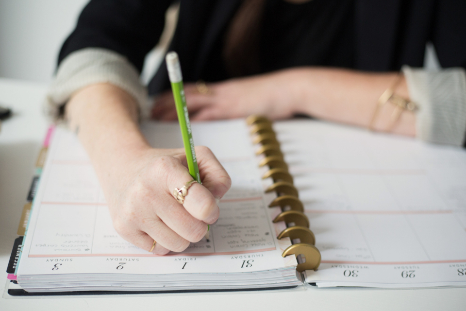 Monthly Bookkeeping Routine to Stay Tax-Ready All Year
